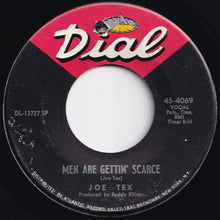 画像をギャラリービューアに読み込む, Joe Tex - Men Are Gettin' Scarce / You're Gonna Thank Me, Woman (7 inch Record / Used)