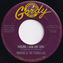 Load image into Gallery viewer, Martha & The Vandellas - Quicksand / Darling, I Hum Our Song (7 inch Record / Used)