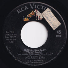 画像をギャラリービューアに読み込む, Elvis Presley - Can't Help Falling In Love / Rock-A-Hula Baby (7 inch Record / Used)