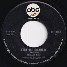 画像をギャラリービューアに読み込む, Tommy Roe - It's Now Winters Day / Kick Me Charlie (7 inch Record / Used)