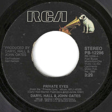 画像をギャラリービューアに読み込む, Daryl Hall & John Oates - Private Eyes / Tell Me What You Want (7 inch Record / Used)