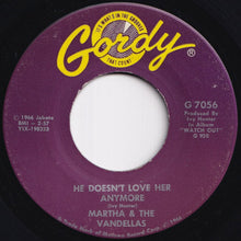 Load image into Gallery viewer, Martha & The Vandellas - I'm Ready For Love / He Doesn't Love Her Anymore (7 inch Record / Used)