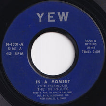 画像をギャラリービューアに読み込む, Intrigues - In A Moment / Scotchman Rock (7 inch Record / Used)