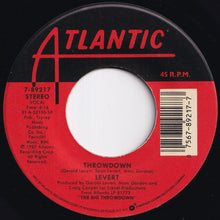 画像をギャラリービューアに読み込む, LeVert - Casanova (Edit Version) / Throwdown (7 inch Record / Used)