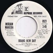 画像をギャラリービューアに読み込む, Miriam Makeba - I Shall Sing / Brand New Day (7 inch Record / Used)