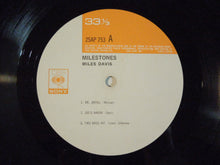 画像をギャラリービューアに読み込む, Miles Davis - Milestones (LP-Vinyl Record/Used)