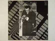 画像をギャラリービューアに読み込む, Miles Davis - Miles Davis At Plugged Nickel, Chicago Vol.2 (LP-Vinyl Record/Used)