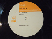 画像をギャラリービューアに読み込む, Miles Davis - In A Silent Way (LP-Vinyl Record/Used)