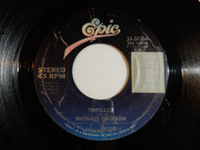 画像をギャラリービューアに読み込む, Michael Jackson - Thriller / Can't Get Outta The Rain (7inch-Vinyl Record/Used)