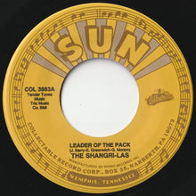 Load image into Gallery viewer, Shangri-Las - Leader Of The Pack / I Can Never Go Home Anymore (7inch-Vinyl Record/Used)