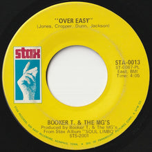 画像をギャラリービューアに読み込む, Booker T & The MG's - Over Easy / Hang 'Em High (7 inch Record / Used)