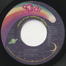 画像をギャラリービューアに読み込む, Whispers - Out The Box (Mono) / (Stereo) (7 inch Record / Used)
