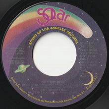 画像をギャラリービューアに読み込む, Whispers - Out The Box (Mono) / (Stereo) (7 inch Record / Used)