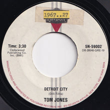 画像をギャラリービューアに読み込む, Tom Jones - Green, Green Grass Of Home / Detroit City (7 inch Record / Used)