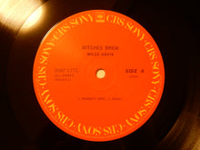 画像をギャラリービューアに読み込む, Miles Davis - Bitches Brew (2LP-Vinyl Record/Used)