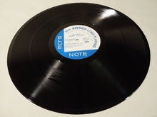 画像をギャラリービューアに読み込む, Larry Young Into Somethin' Blue Note K18P 9235