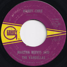 Load image into Gallery viewer, Martha &amp; The Vandellas - Honey Chile / Show Me The Way (7 inch Record / Used)
