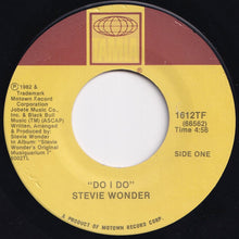 画像をギャラリービューアに読み込む, Stevie Wonder - Do I Do / Rocket Love (7 inch Record / Used)
