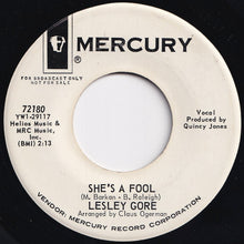 画像をギャラリービューアに読み込む, Lesley Gore - She's A Fool / The Old Crowd (7 inch Record / Used)
