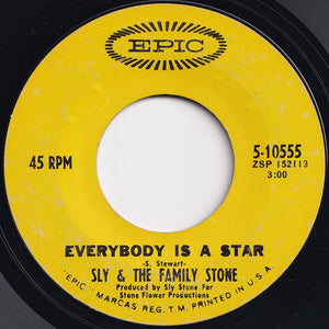 Sly & The Family Stone - Thank You (Falettinme Be Mice Elf Agin) / Everybody Is A Star (7 inch Record / Used)