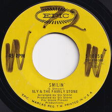 画像をギャラリービューアに読み込む, Sly &amp; The Family Stone - Smilin&#39; / Luv &#39;N&#39; Haight (7 inch Record / Used)
