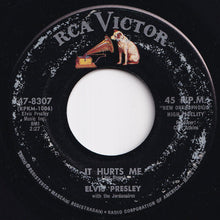 Load image into Gallery viewer, Elvis Presley - Kissin&#39; Cousins / It Hurts Me (7 inch Record / Used)
