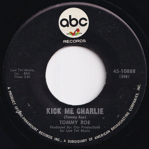 Tommy Roe - It's Now Winters Day / Kick Me Charlie (7 inch Record / Used)