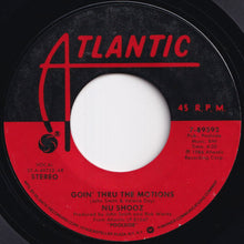 画像をギャラリービューアに読み込む, Nu Shooz - Point Of No Return / Goin&#39; Thru The Motions (7 inch Record / Used)

