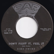 画像をギャラリービューアに読み込む, Sims Twins - Soothe Me / Don&#39;t Fight It, Feel It (7 inch Record / Used)
