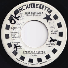 画像をギャラリービューアに読み込む, Everyday People - Just One Smile / Over Loving You (7 inch Record / Used)
