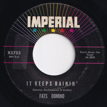 画像をギャラリービューアに読み込む, Fats Domino - It Keeps Rainin&#39; / I Just Cry (7 inch Record / Used)
