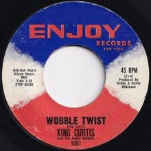 画像をギャラリービューアに読み込む, King Curtis And The Noble Knights - Wobble Twist / Twistin&#39; With The King (7 inch Record / Used)
