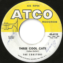 画像をギャラリービューアに読み込む, Coasters - Charlie Brown / Three Cool Cats (7 inch Record / Used)
