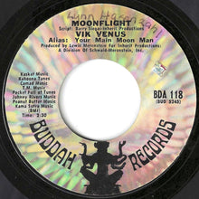 画像をギャラリービューアに読み込む, Vik Venus - Moonflight / Everybody's On Strike (7 inch Record / Used)
