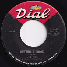 画像をギャラリービューアに読み込む, Joe Tex - Buying A Book / Chicken Crazy (7 inch Record / Used)
