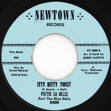 Load image into Gallery viewer, Blue-Belles - I Sold My Heart To The Junkman / Itty Bitty Twist (7 inch Record / Used)
