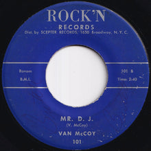 画像をギャラリービューアに読み込む, Van McCoy - Never Trust A Friend / Mr. D.J. (7 inch Record / Used)
