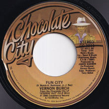 画像をギャラリービューアに読み込む, Vernon Burch - Fun City / Stiffin, Stuffin, Ain't Sho Nuffin (7 inch Record / Used)
