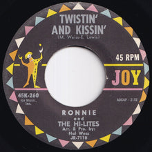 画像をギャラリービューアに読み込む, Ronnie And The Hi-Lites - I Wish That We Were Married / Twistin' And Kissin' (7 inch Record / Used)
