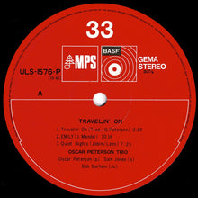 画像をギャラリービューアに読み込む, Oscar Peterson - Travelin&#39; On (LP Record / Used)
