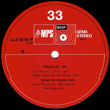 画像をギャラリービューアに読み込む, Oscar Peterson - Travelin&#39; On (LP Record / Used)
