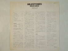 Laden Sie das Bild in den Galerie-Viewer, Miles Davis - Milestones (LP-Vinyl Record/Used)
