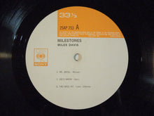 画像をギャラリービューアに読み込む, Miles Davis - Milestones (LP-Vinyl Record/Used)
