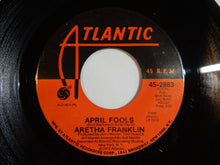 画像をギャラリービューアに読み込む, Aretha Franklin - All The King&#39;s Horses / April Fools (7inch-Vinyl Record/Used)
