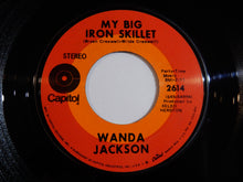 画像をギャラリービューアに読み込む, Wanda Jackson - My Big Iron Skillet / The Hunter (7inch-Vinyl Record/Used)
