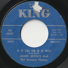 画像をギャラリービューアに読み込む, James Brown &amp; The Famous Flames - It&#39;s A Man&#39;s Man&#39;s Man&#39;s World / Is It Yes Or Is It No? (7inch-Vinyl Record/Used)
