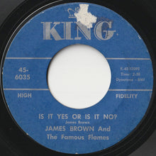 Load image into Gallery viewer, James Brown &amp; The Famous Flames - It&#39;s A Man&#39;s Man&#39;s Man&#39;s World / Is It Yes Or Is It No? (7inch-Vinyl Record/Used)
