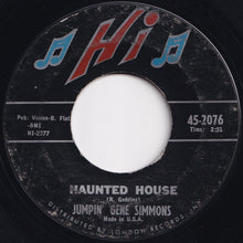 画像をギャラリービューアに読み込む, Jumpin&#39; Gene Simmons - Haunted House / Hey, Hey Little Girl (7 inch Record / Used)
