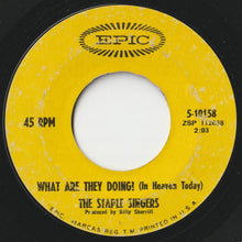 画像をギャラリービューアに読み込む, Staple Singers - Why? (Am I Treated So Bad) / What Are They Doing? (In Heaven Today) (7 inch Record / Used)
