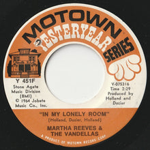 Load image into Gallery viewer, Martha Reeves &amp; The Vandellas - Dancing In The Street / In My Lonely Room (7 inch Record / Used)
